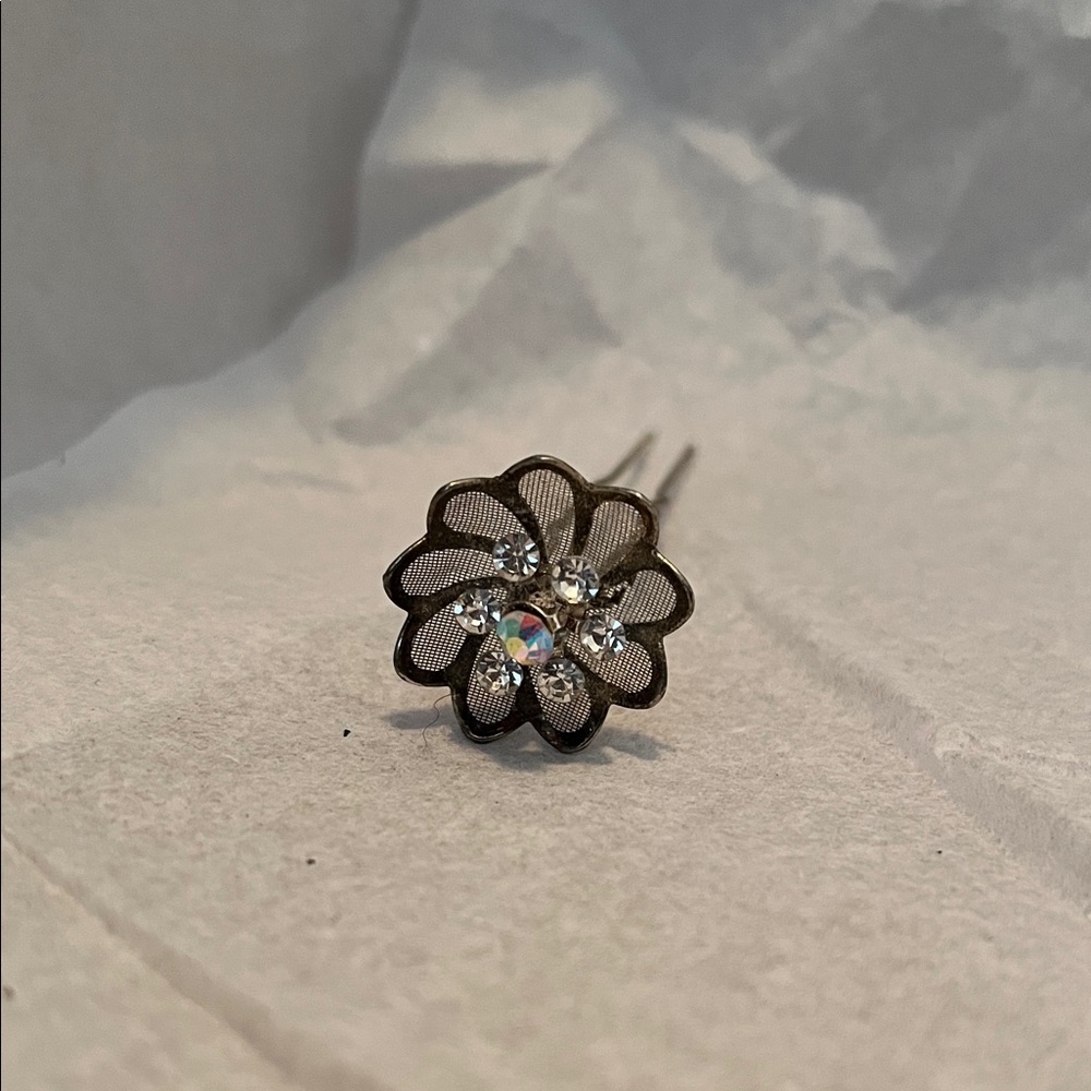 Elegant Silver Floral Hair Pin